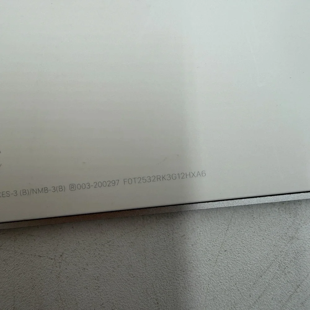 Apple Magic Keyboard Lightning Port Silver/White - US English A2450